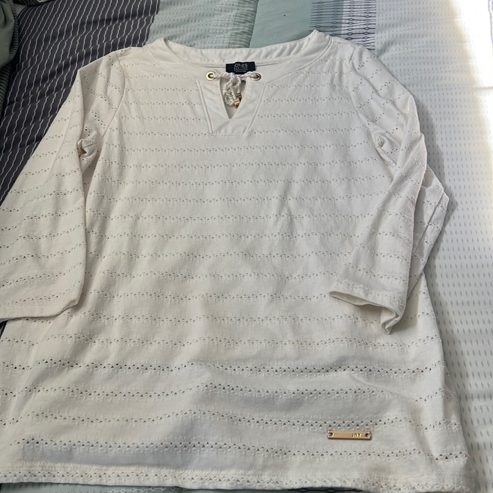 3/4 sleeve Jones New York lined eyelet shirt size small